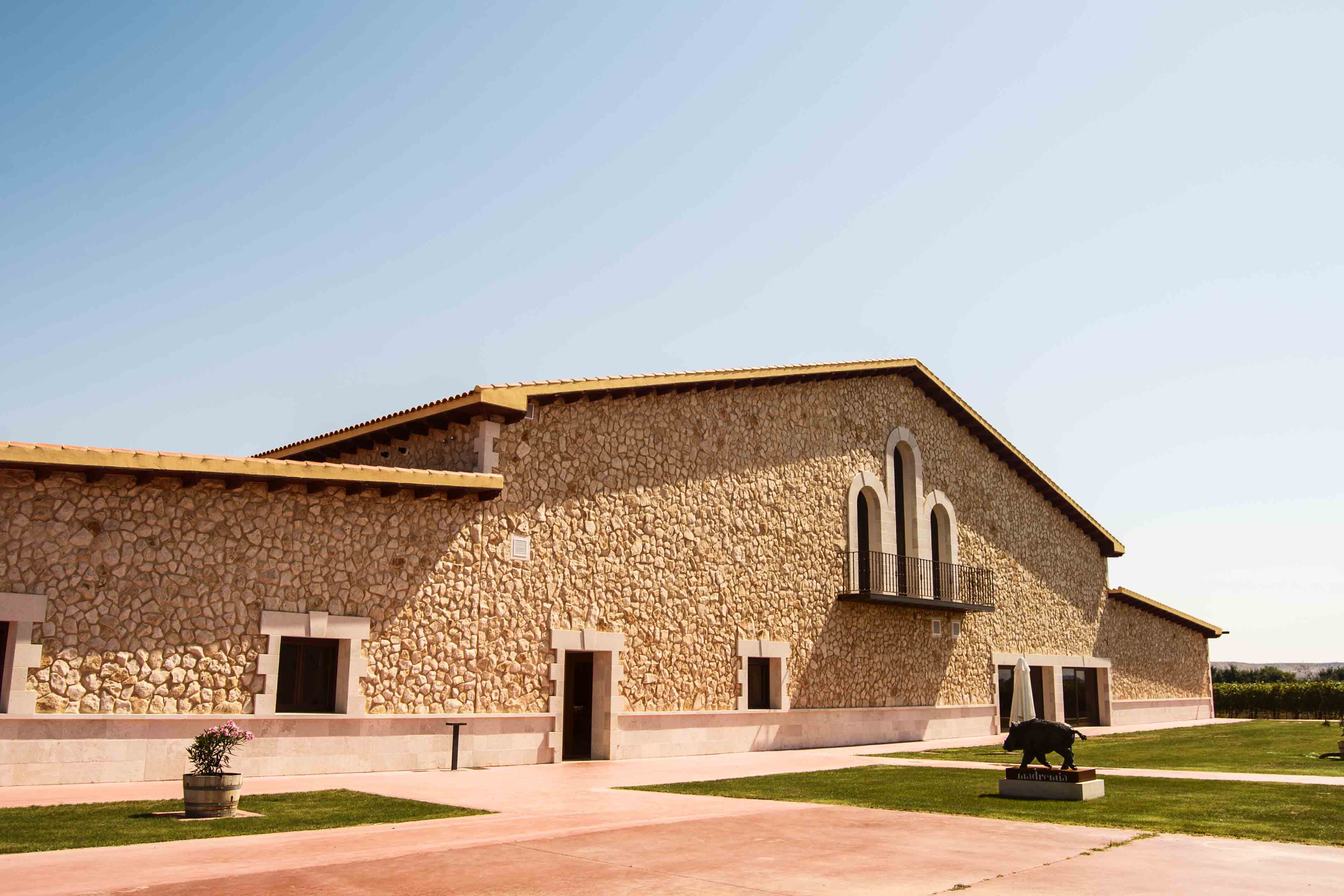 Bodegas y Viñedos Divina Proporción